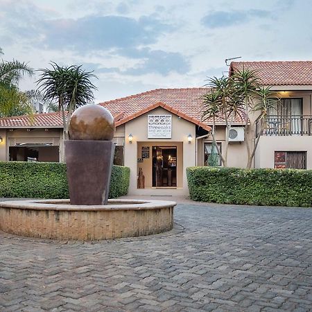 Three Oaks And An Aloe Boutique Hotel Hartbeespoort Exterior foto